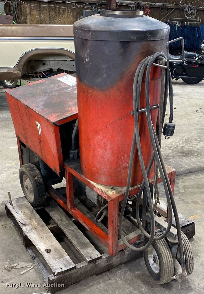 image for item DI7764 Hotsy  pressure washer