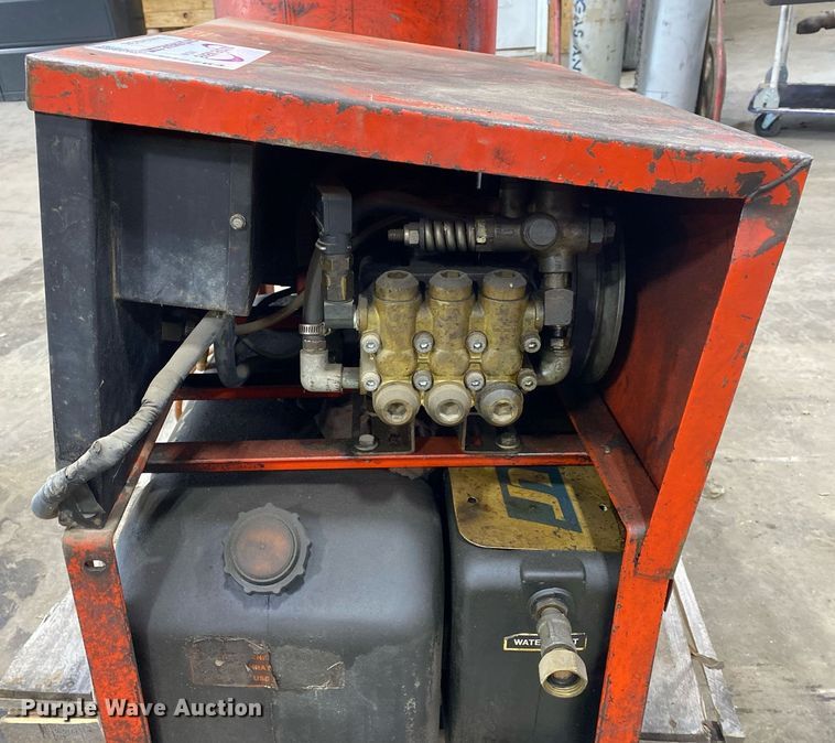 image for item DI7764 Hotsy  pressure washer