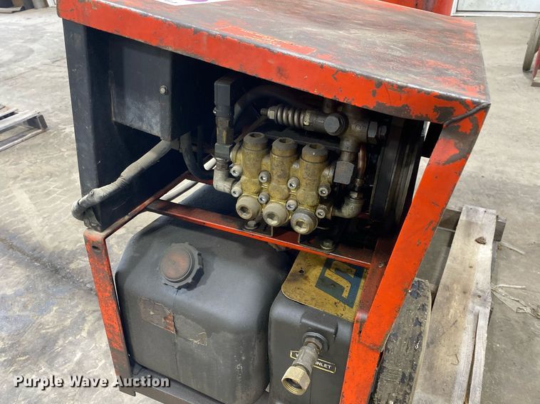 image for item DI7764 Hotsy  pressure washer