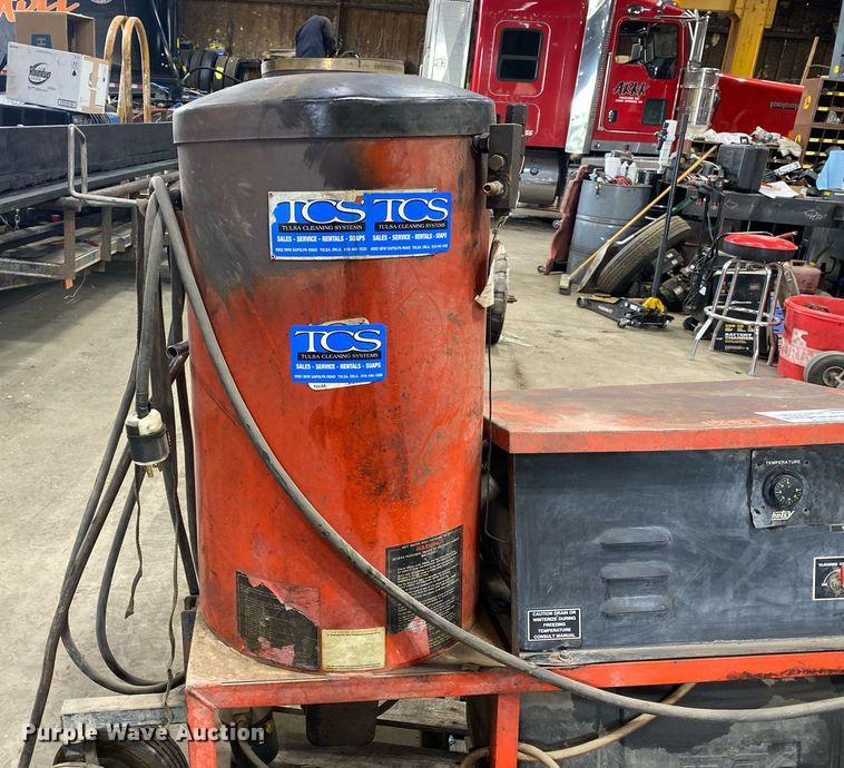 image for item DI7764 Hotsy  pressure washer