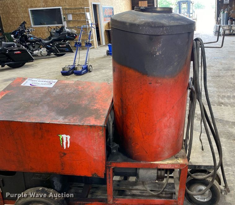 image for item DI7764 Hotsy  pressure washer