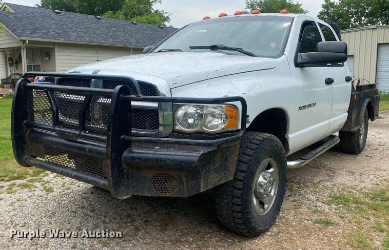 image for item DI7769 2003 Dodge Ram 3500  Quad Cab bale bed pickup truck