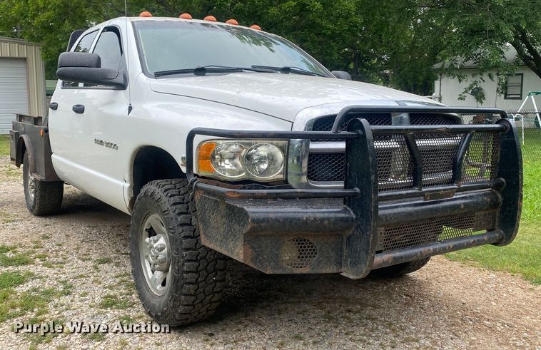 image for item DI7769 2003 Dodge Ram 3500  Quad Cab bale bed pickup truck