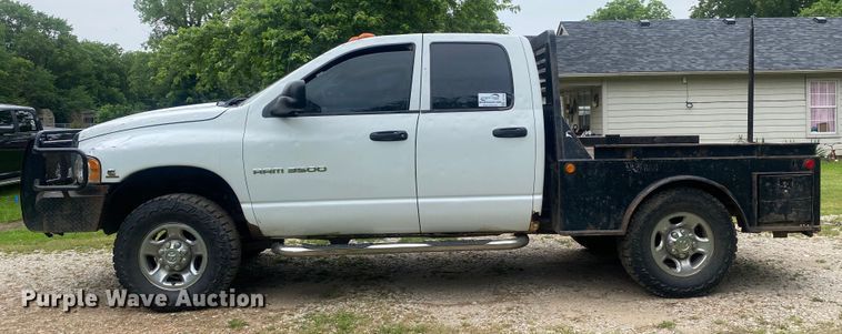 image for item DI7769 2003 Dodge Ram 3500  Quad Cab bale bed pickup truck