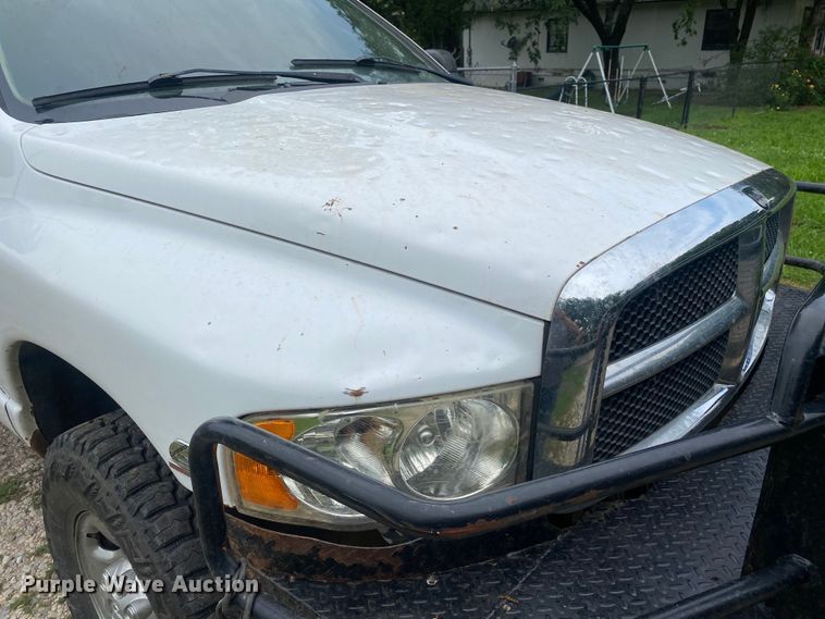 image for item DI7769 2003 Dodge Ram 3500  Quad Cab bale bed pickup truck