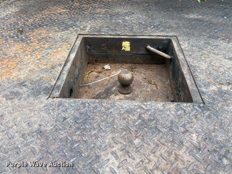 image for item DI7769 2003 Dodge Ram 3500  Quad Cab bale bed pickup truck