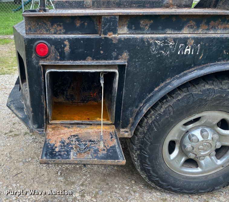 image for item DI7769 2003 Dodge Ram 3500  Quad Cab bale bed pickup truck