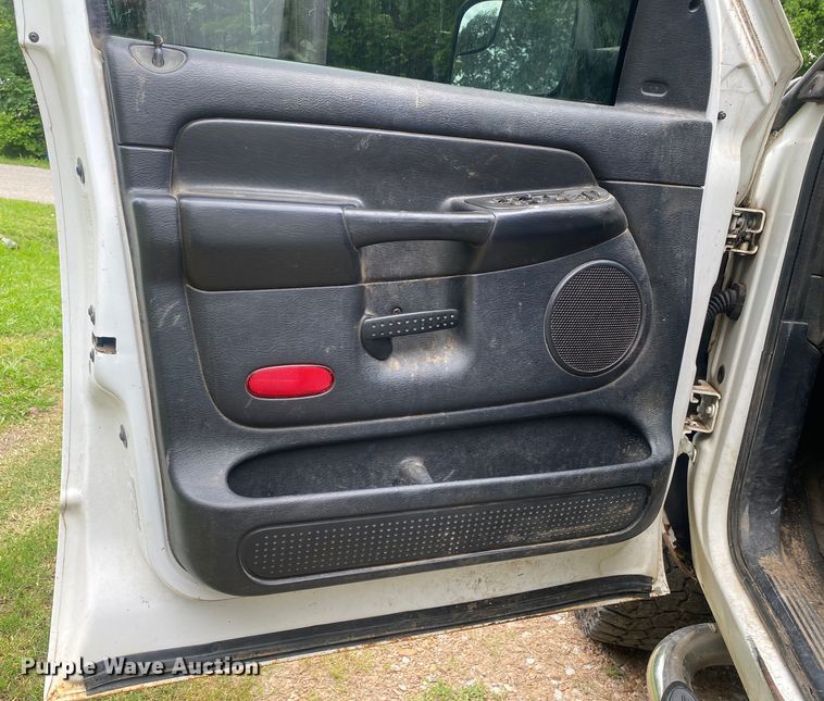 image for item DI7769 2003 Dodge Ram 3500  Quad Cab bale bed pickup truck