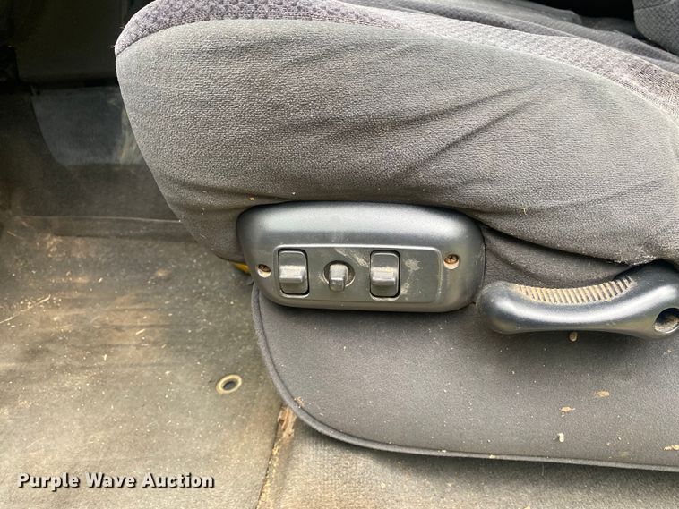 image for item DI7769 2003 Dodge Ram 3500  Quad Cab bale bed pickup truck