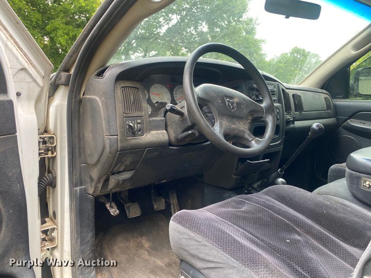 image for item DI7769 2003 Dodge Ram 3500  Quad Cab bale bed pickup truck