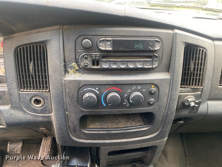 image for item DI7769 2003 Dodge Ram 3500  Quad Cab bale bed pickup truck