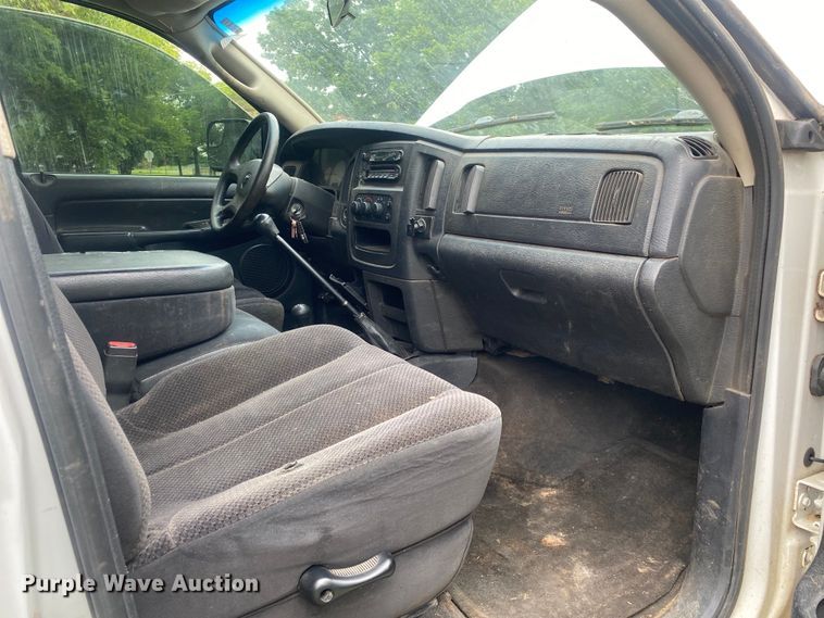 image for item DI7769 2003 Dodge Ram 3500  Quad Cab bale bed pickup truck