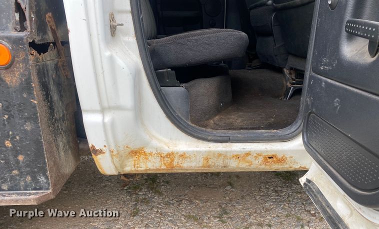 image for item DI7769 2003 Dodge Ram 3500  Quad Cab bale bed pickup truck