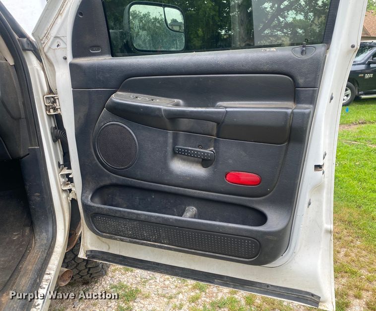 image for item DI7769 2003 Dodge Ram 3500  Quad Cab bale bed pickup truck