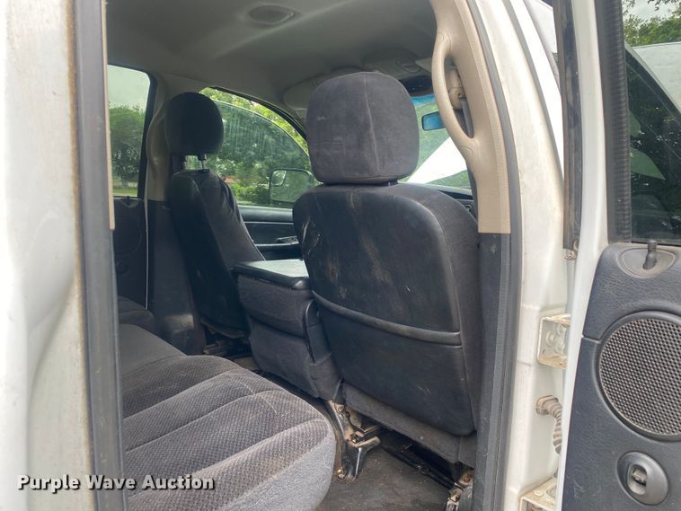 image for item DI7769 2003 Dodge Ram 3500  Quad Cab bale bed pickup truck