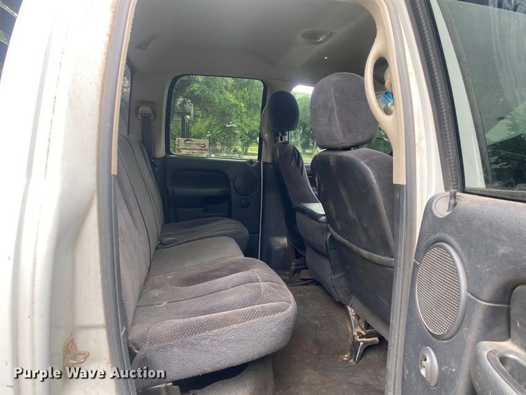 image for item DI7769 2003 Dodge Ram 3500  Quad Cab bale bed pickup truck