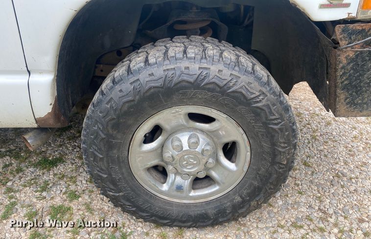 image for item DI7769 2003 Dodge Ram 3500  Quad Cab bale bed pickup truck