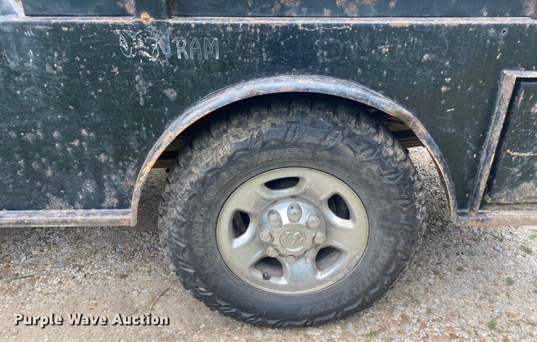 image for item DI7769 2003 Dodge Ram 3500  Quad Cab bale bed pickup truck