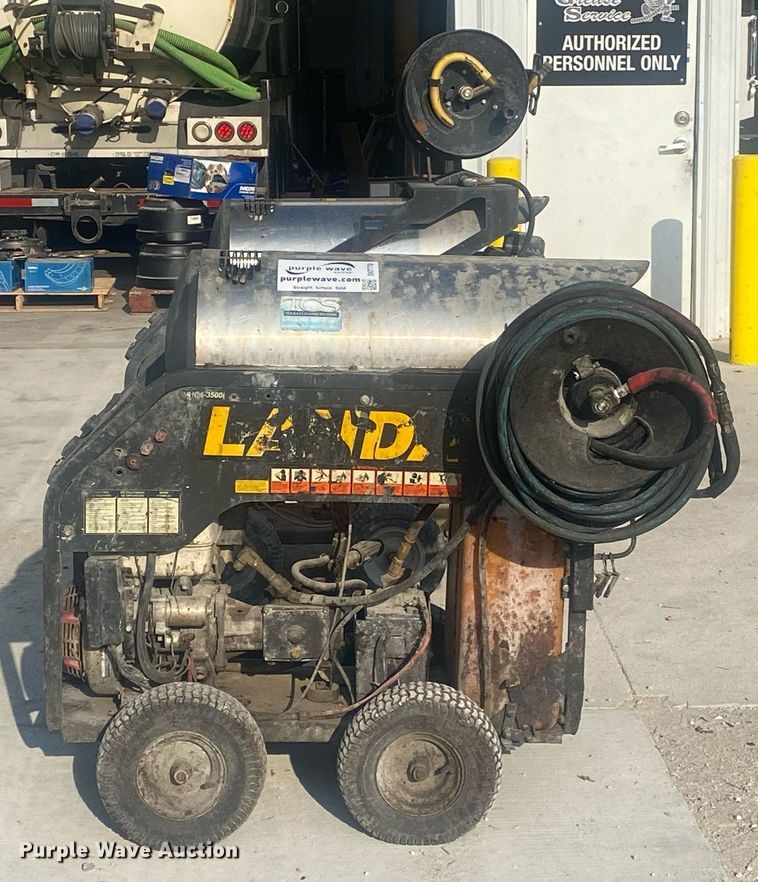 image for item DI7770 (2) Landa pressure washers