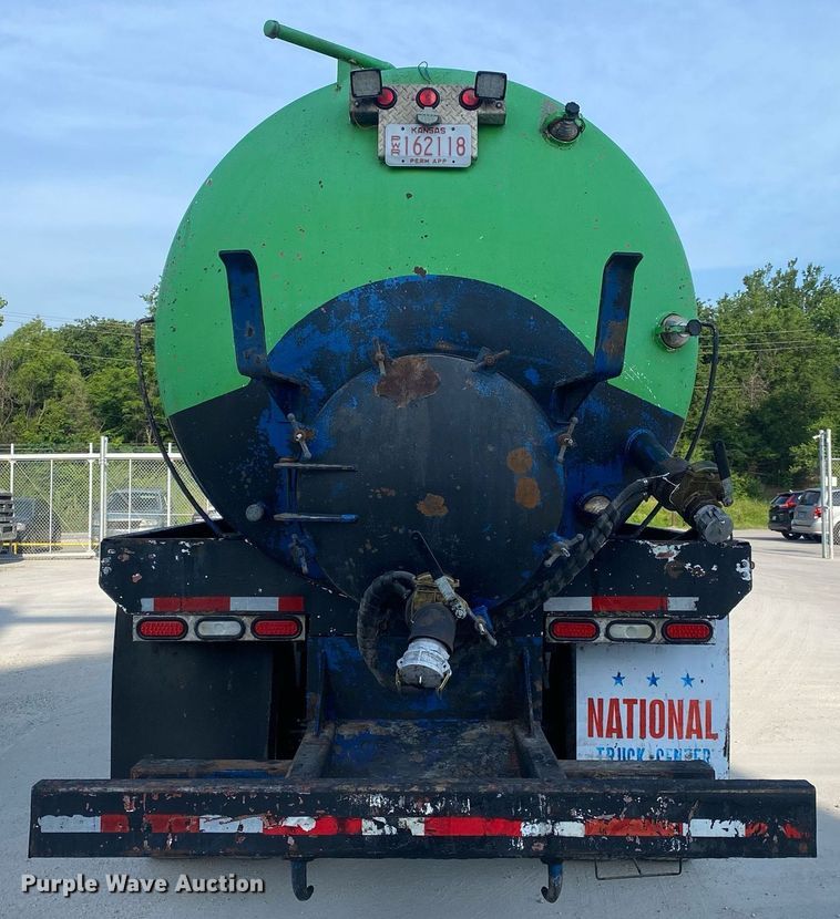 image for item DI7771 2013 Mack GU713  vacuum truck