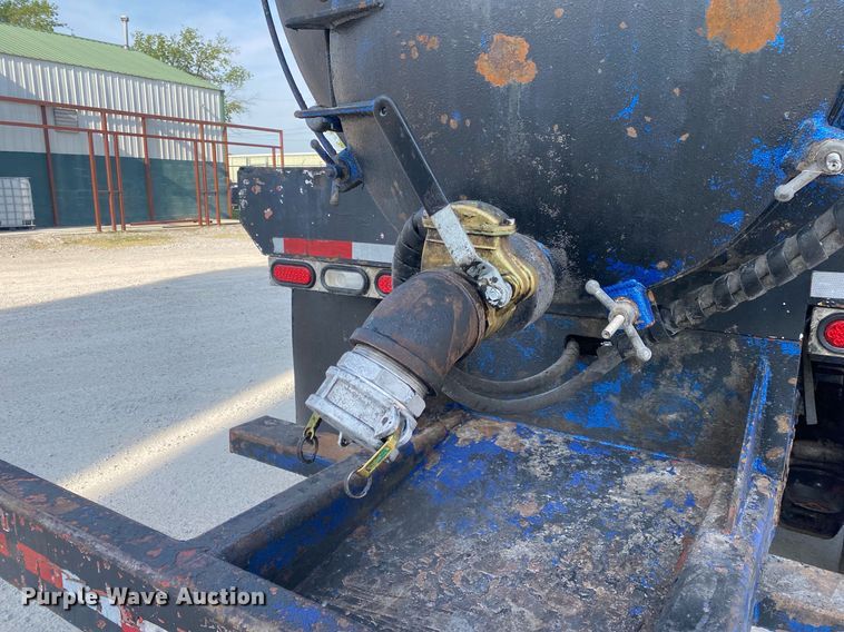 image for item DI7771 2013 Mack GU713  vacuum truck