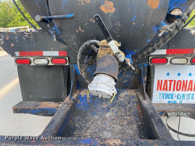 image for item DI7771 2013 Mack GU713  vacuum truck