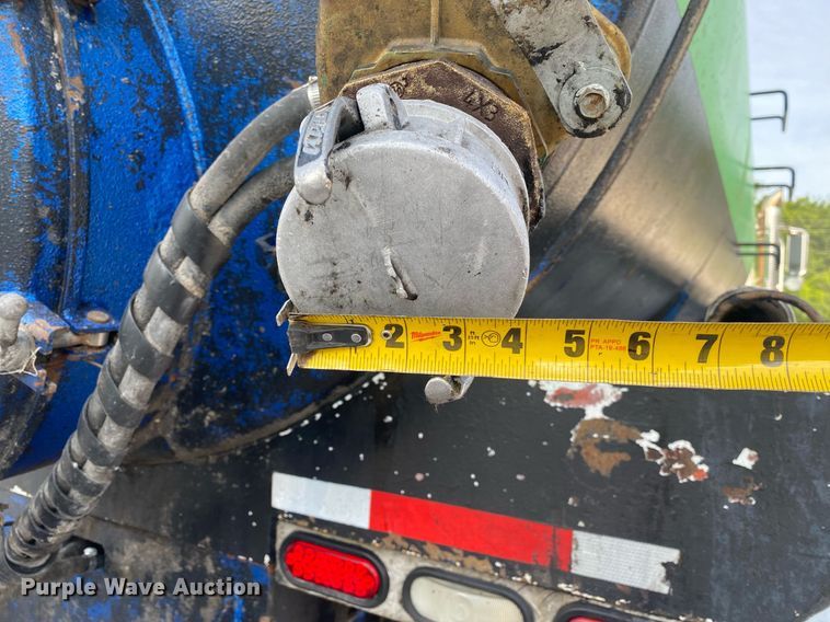 image for item DI7771 2013 Mack GU713  vacuum truck