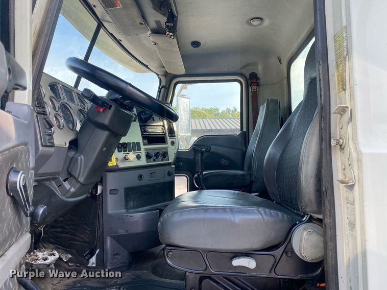 image for item DI7771 2013 Mack GU713  vacuum truck