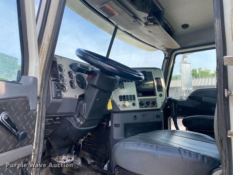 image for item DI7771 2013 Mack GU713  vacuum truck