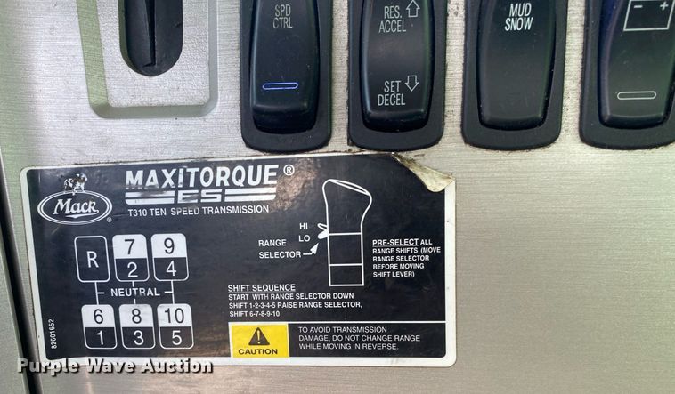 image for item DI7771 2013 Mack GU713  vacuum truck