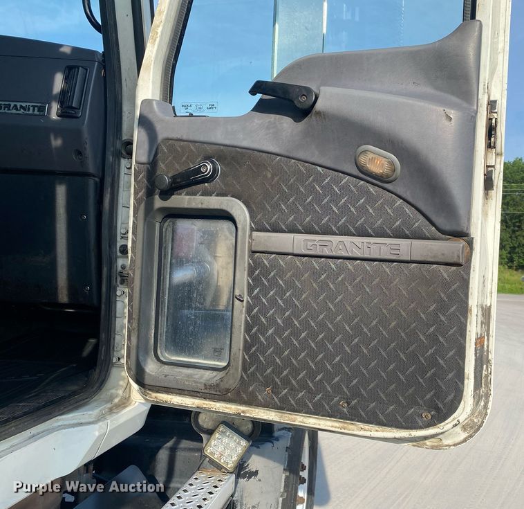 image for item DI7771 2013 Mack GU713  vacuum truck