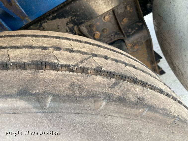 image for item DI7771 2013 Mack GU713  vacuum truck