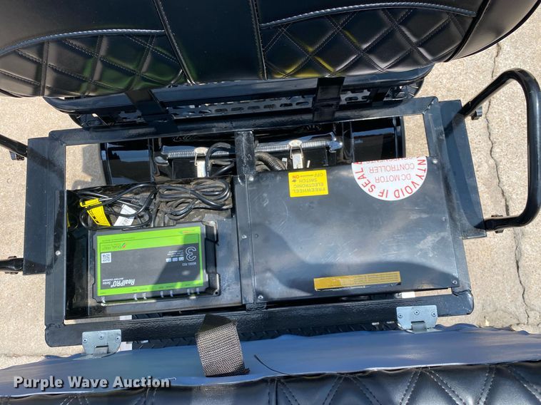 image for item DI7792 2022 Cricket  golf cart