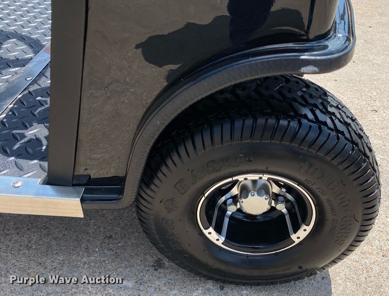 image for item DI7792 2022 Cricket  golf cart