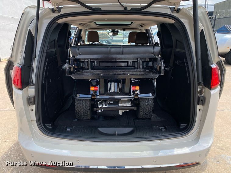 image for item DI7792 2022 Cricket  golf cart