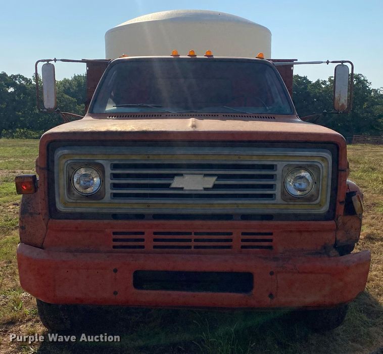 image for item DI7809 1975 Chevrolet C60  flatbed truck