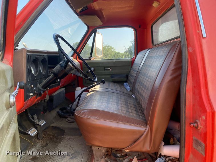 image for item DI7809 1975 Chevrolet C60  flatbed truck