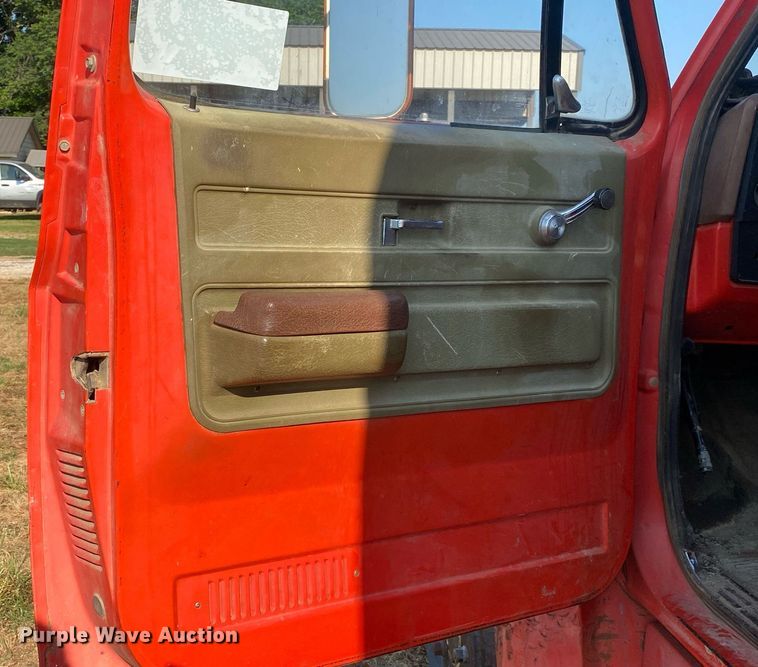 image for item DI7809 1975 Chevrolet C60  flatbed truck