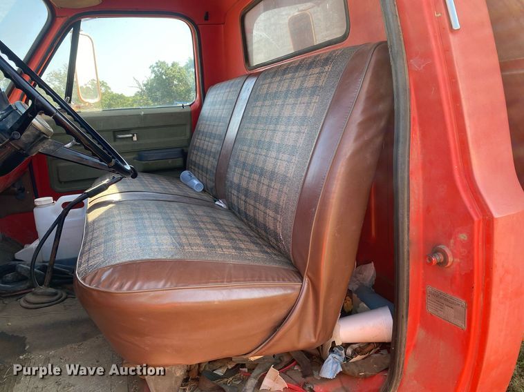 image for item DI7809 1975 Chevrolet C60  flatbed truck