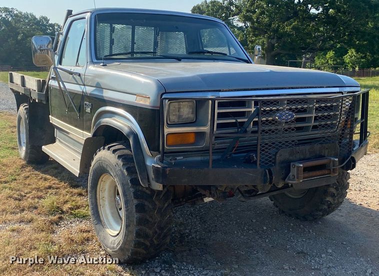 image for item DI7810 1986 Ford F250  bale bed pickup truck