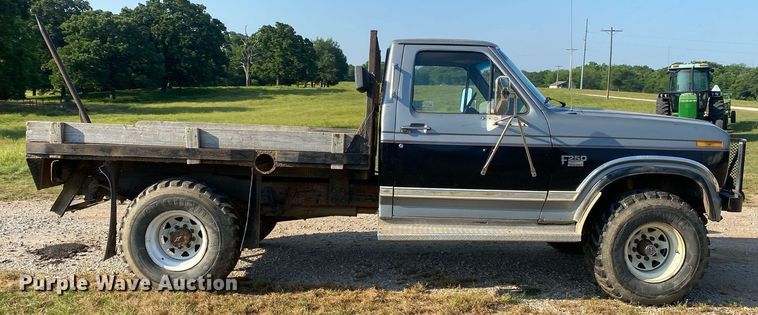 image for item DI7810 1986 Ford F250  bale bed pickup truck