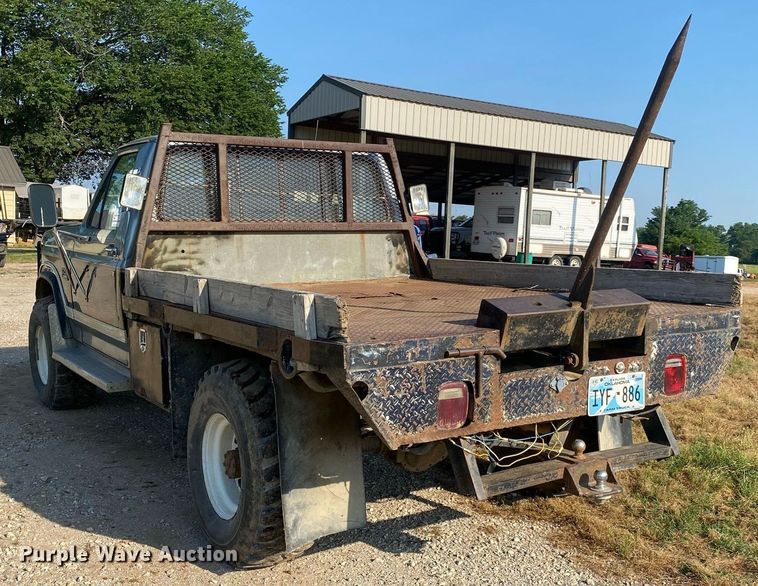 image for item DI7810 1986 Ford F250  bale bed pickup truck