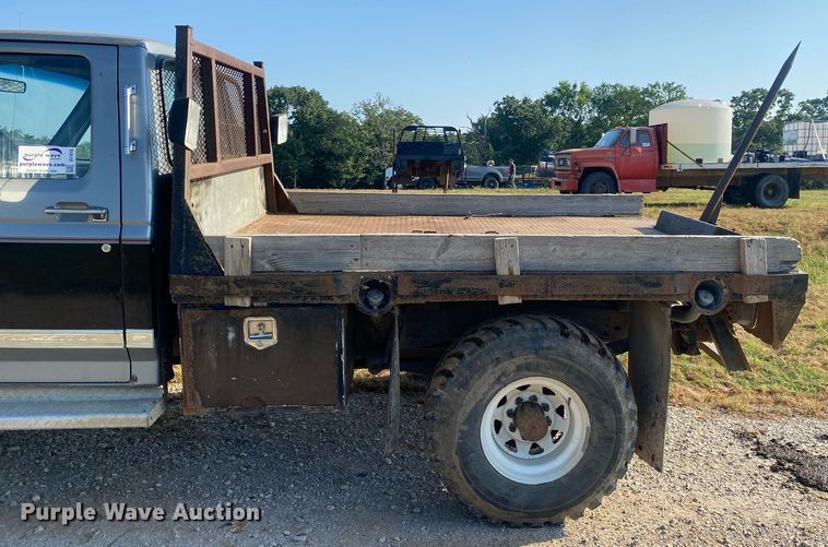 image for item DI7810 1986 Ford F250  bale bed pickup truck