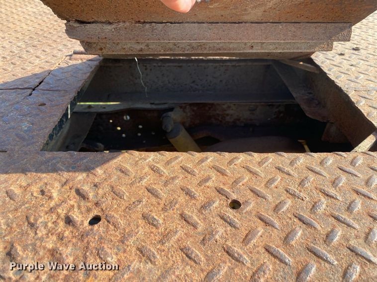 image for item DI7810 1986 Ford F250  bale bed pickup truck