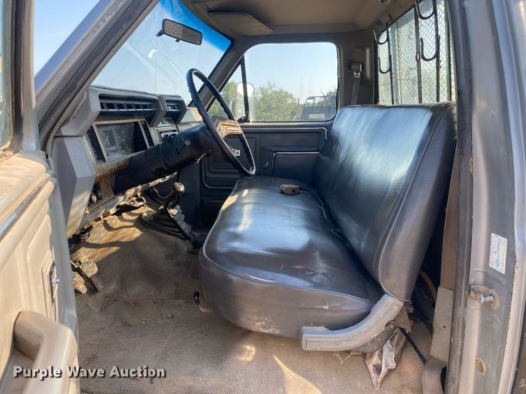 image for item DI7810 1986 Ford F250  bale bed pickup truck