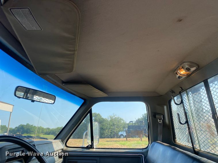 image for item DI7810 1986 Ford F250  bale bed pickup truck