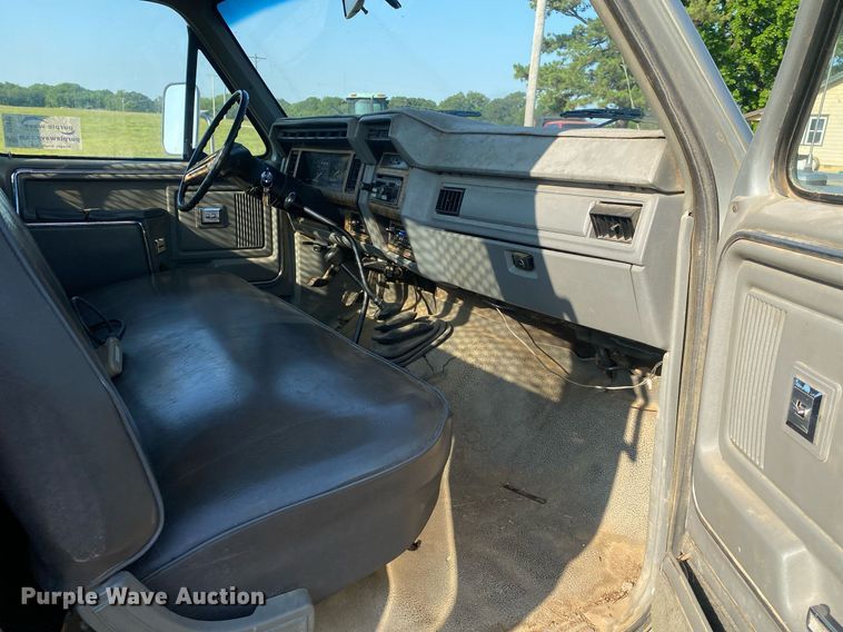 image for item DI7810 1986 Ford F250  bale bed pickup truck