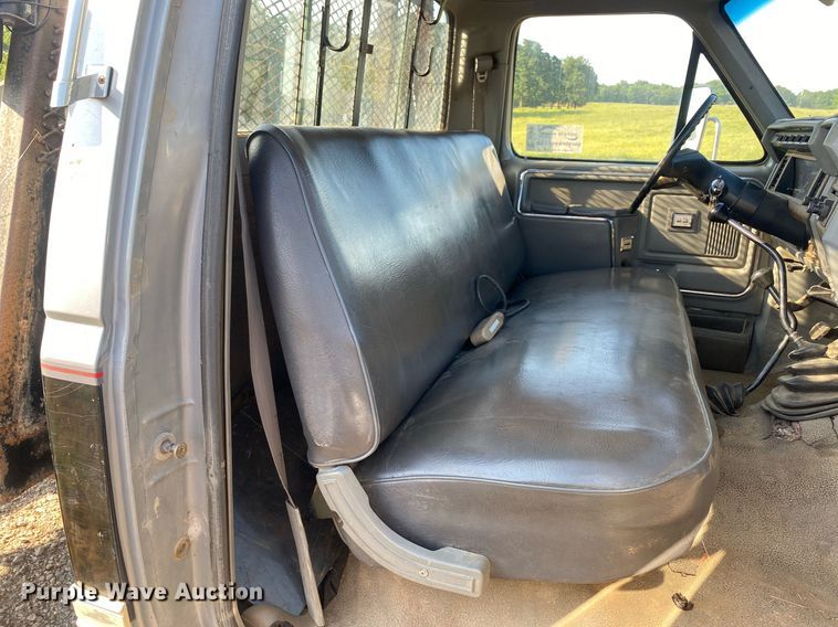 image for item DI7810 1986 Ford F250  bale bed pickup truck