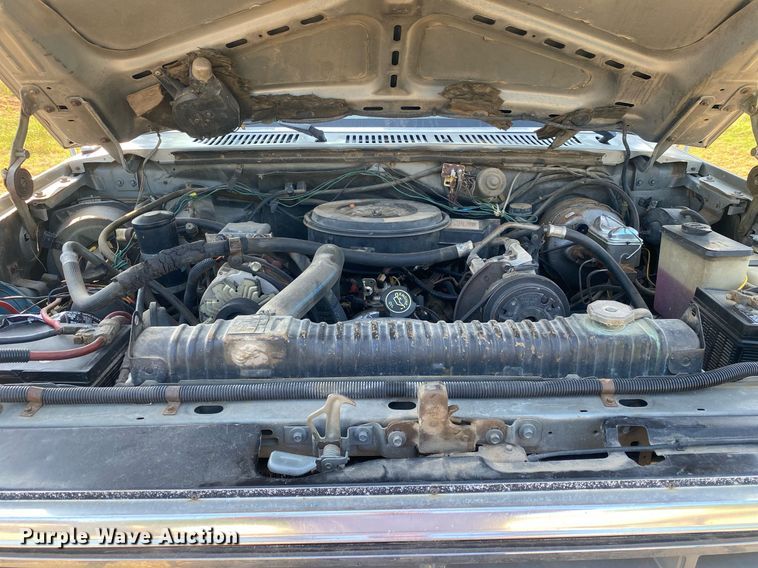 image for item DI7810 1986 Ford F250  bale bed pickup truck