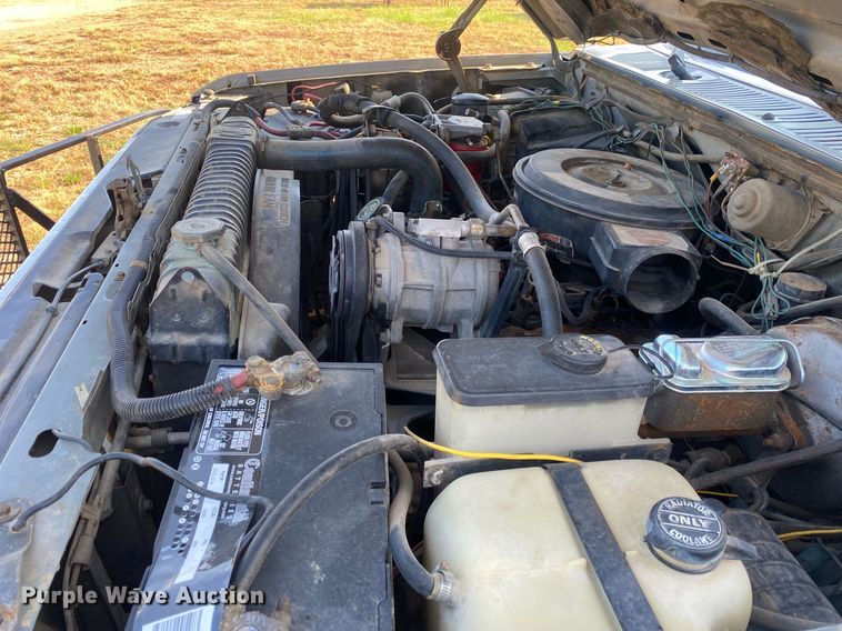 image for item DI7810 1986 Ford F250  bale bed pickup truck